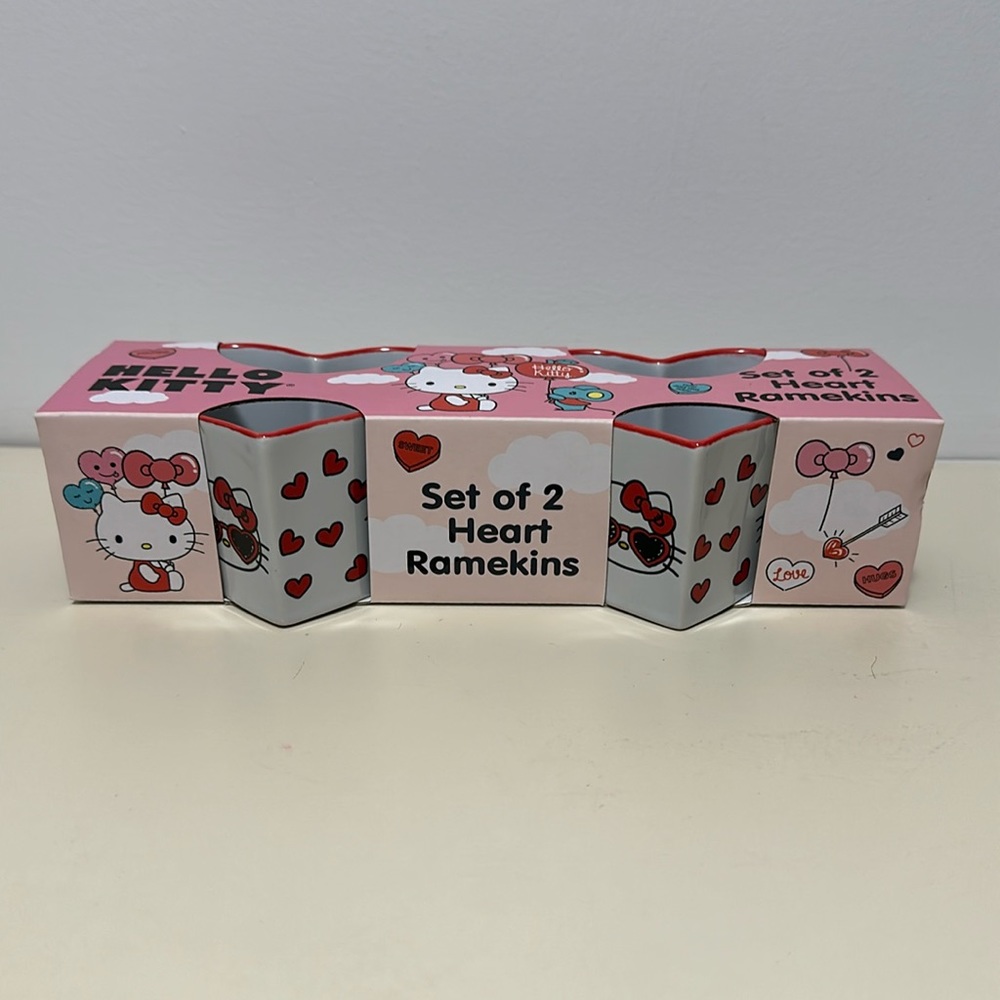 Hello kitty Valentine’s Day glass ramekins set of 2